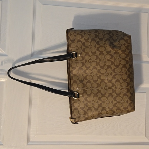 Coach shoulder bag like new - Picture 7 of 14